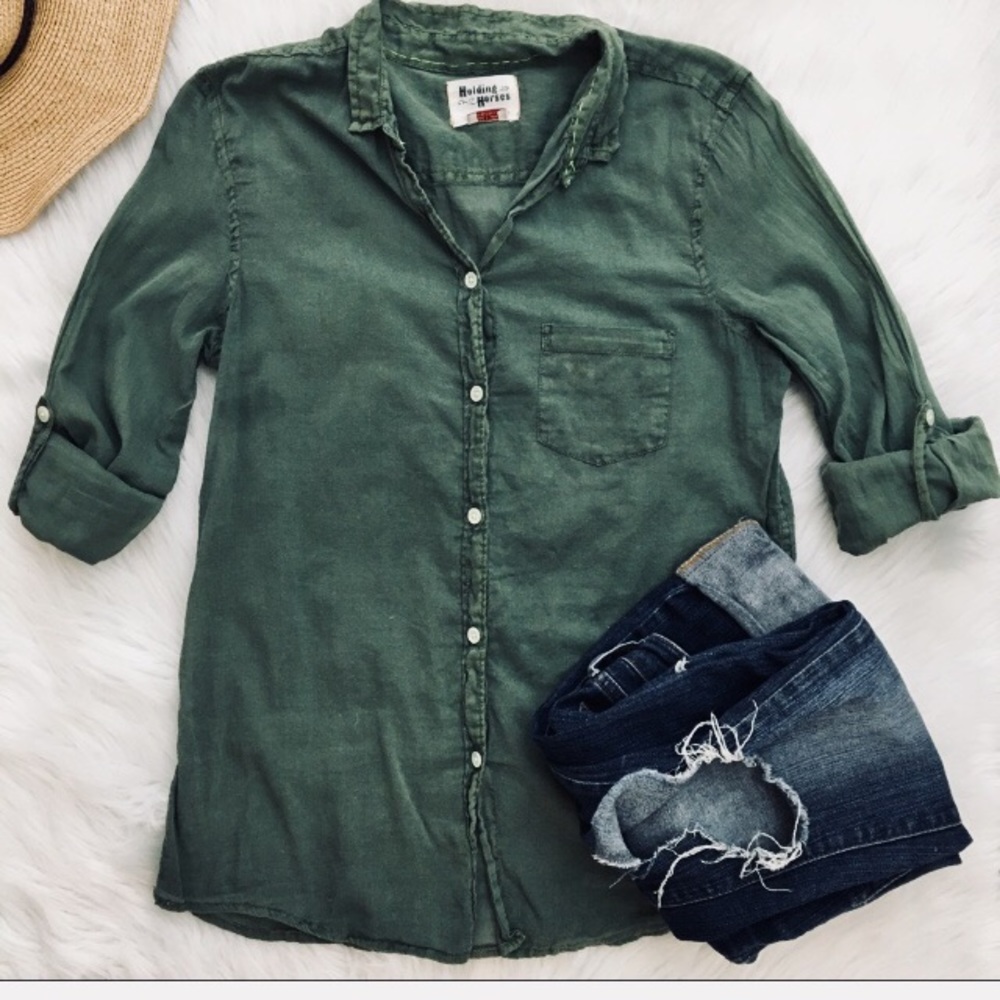 Anthropology Light Weight Button Down!!!! 🌼🌼